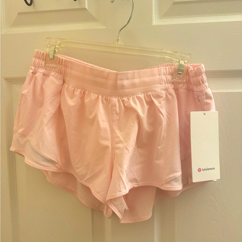 New Lululemon Hotty Hot low rise short 2.5 lined, Strawberry Milkshake , size 12